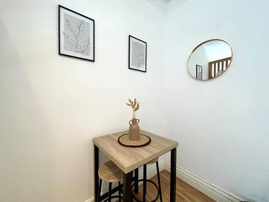 Flat 12, 10 St John'S Road Apartment Bournemouth
